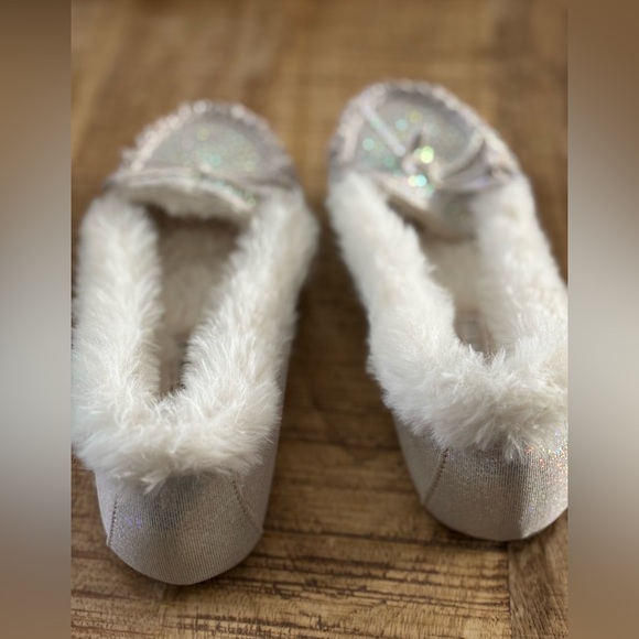 Silver Sparkly Faux Fur Slippers - Picture 4 of 5